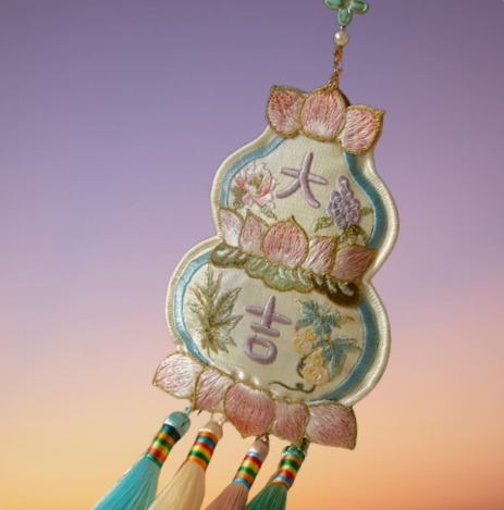 Four Seasons Great Fortune Double-Sided Embroidered Gourd Vintage Hanging Ornament